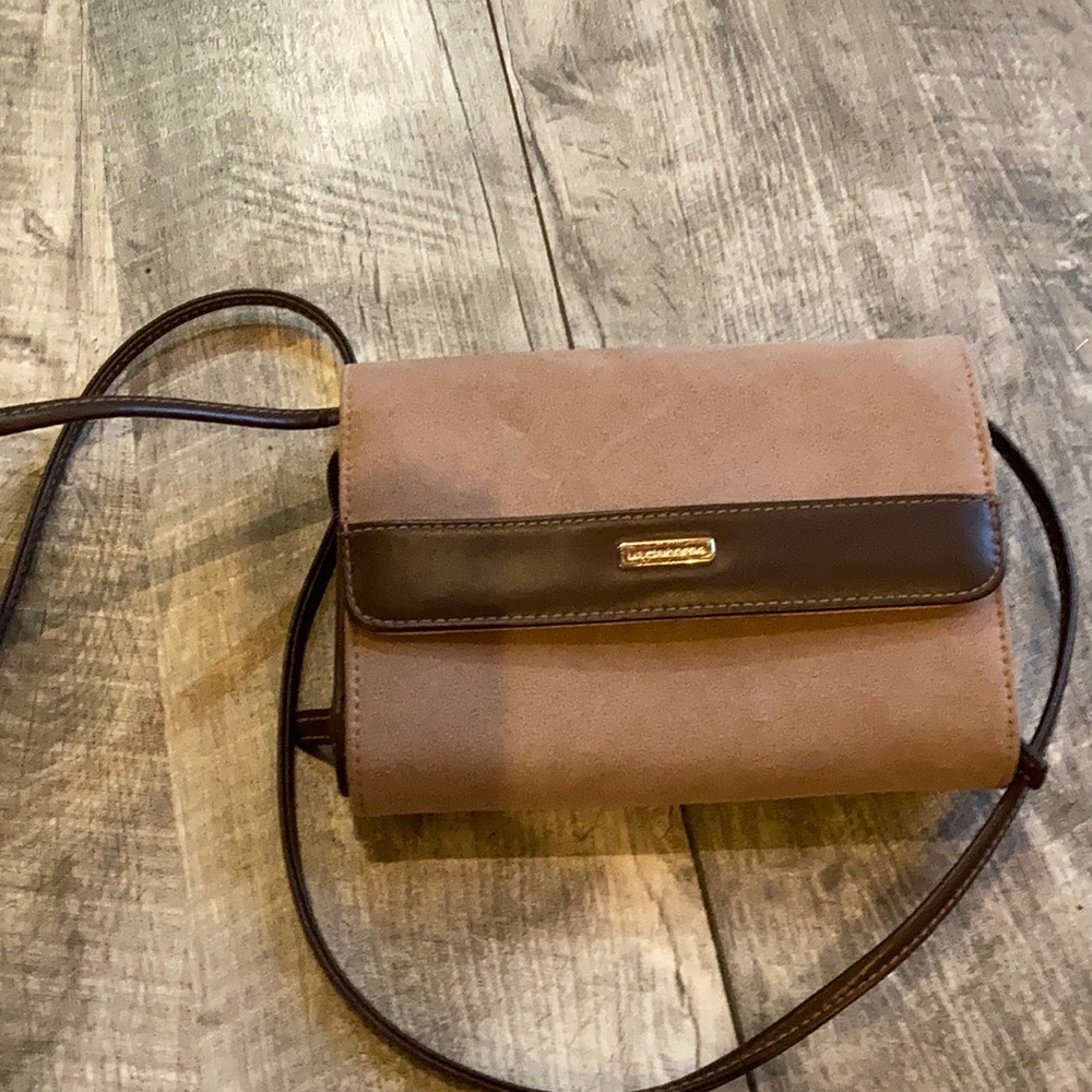 Liz Claiborne suede crossbody with lot of pockets